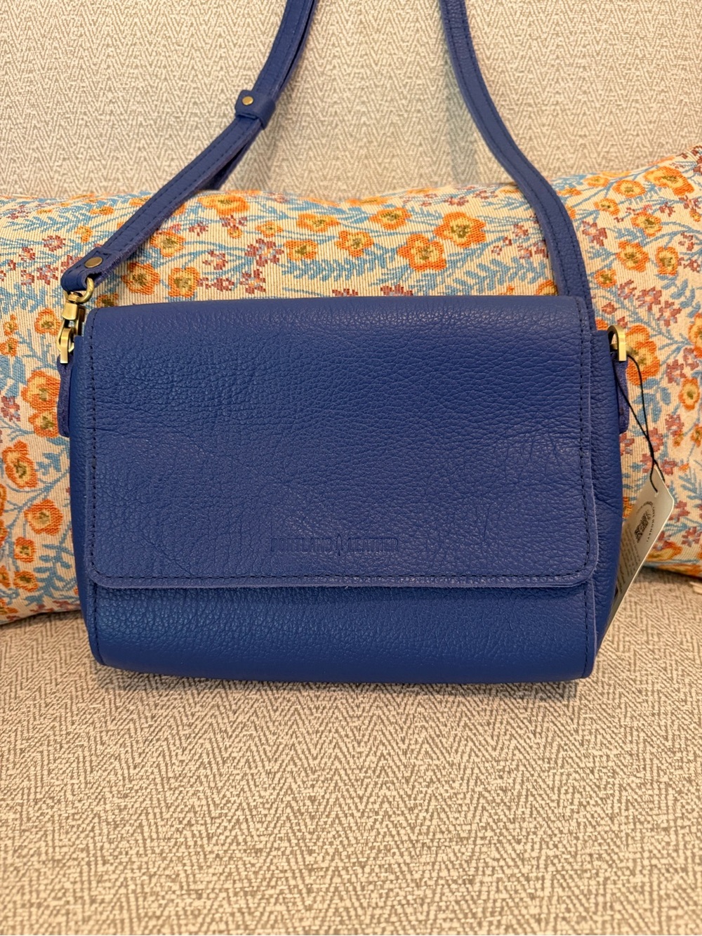 Portland Leather Medium Metro Crossbody NWT - Picture 2 of 11